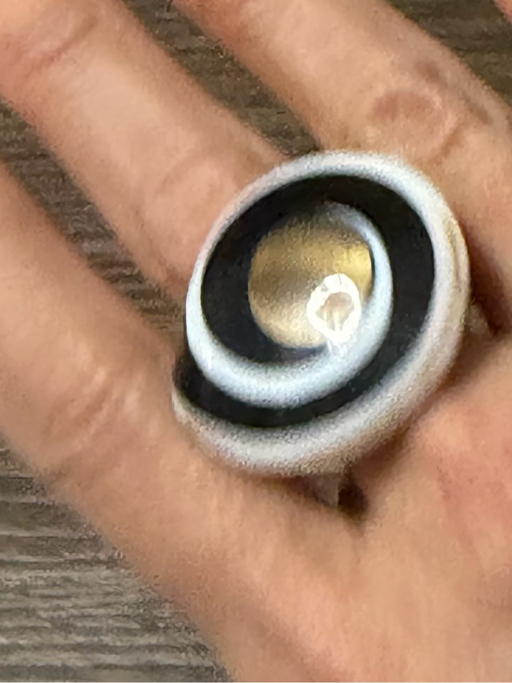 Vintage  Swirl shell Statement Ring in Black & White mother of pearl